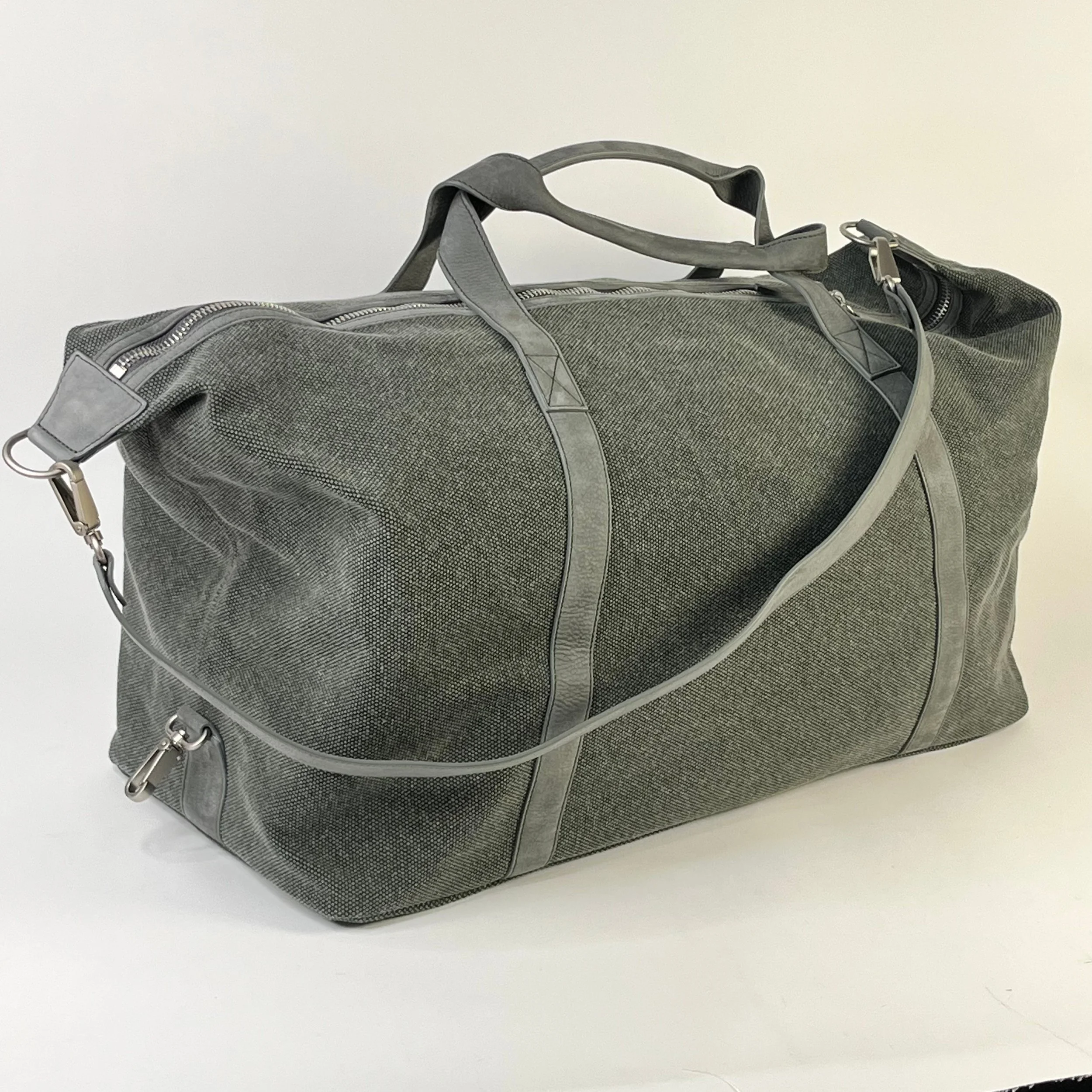 ROLEX ノベルティ 2WAY ダッフルバッグ スエード 大容量 Rolex Grey Canvas & Suede Leather Travel Duffel Bag – Rare Collectible